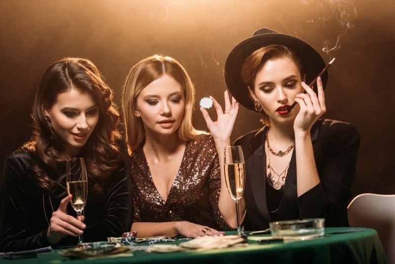 Diagram peringkat tangan poker dari Royal Flush hingga High Card